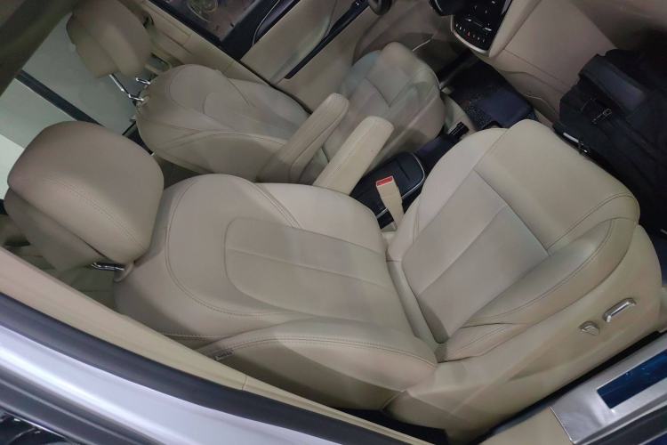 Used Buick GL8 2023 ES Lu Zun Deluxe Model Right Front Seat
