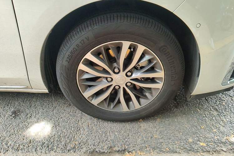 Used Buick GL8 2023 ES Lu Zun Deluxe Model Right Front Wheel Hub