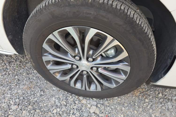 Used Buick GL8 2023 Land Executive Class Smart Enjoyment Model Right Front Wheel Hub