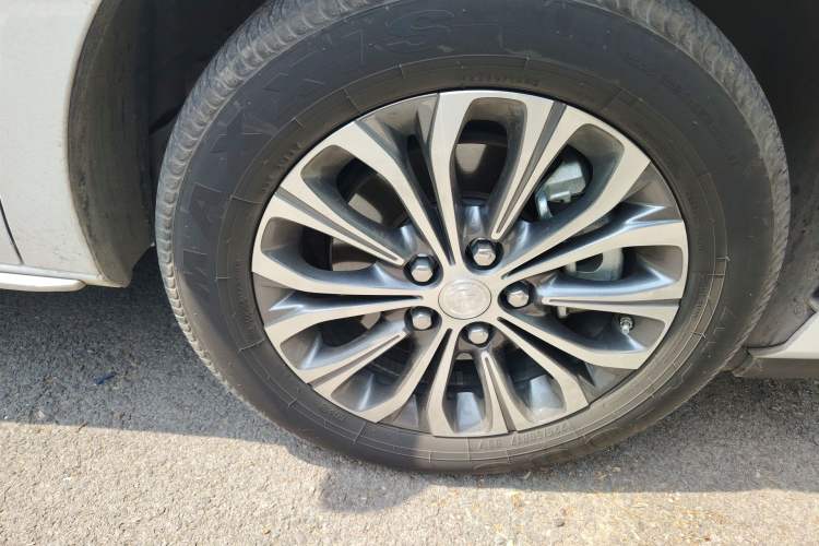 Used Buick GL8 2023 Land Executive Class Smart Enjoyment Model Right Front Wheel Hub