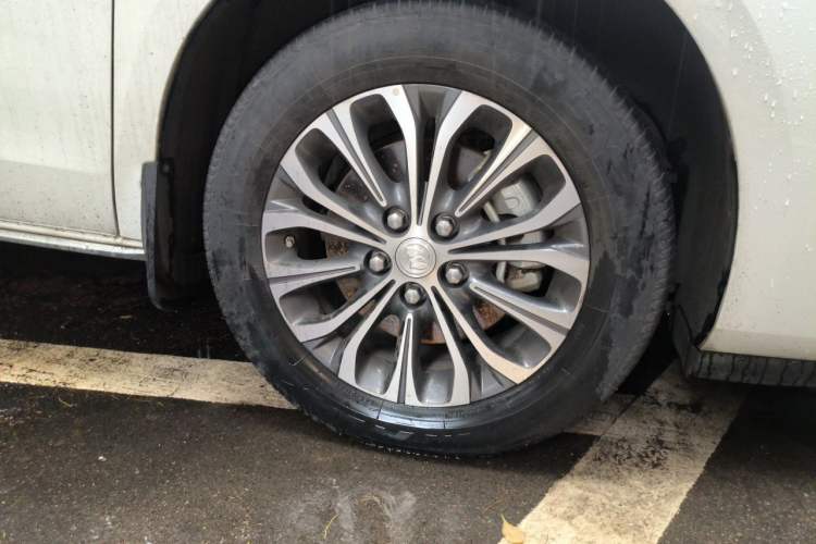 Used Buick GL8 2023 Land Executive Class Smart Enjoyment Model Right Front Wheel Hub