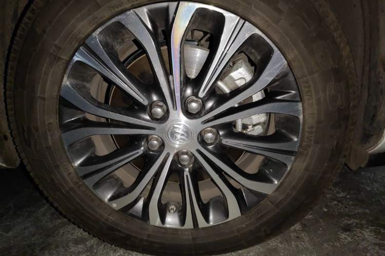 Used Buick GL8 2023 Land Executive Class Smart Enjoyment Model Right Front Wheel Hub