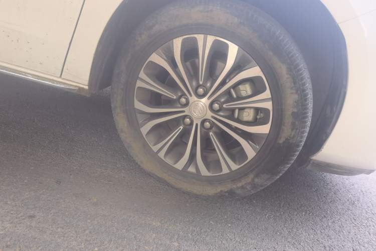 Used Buick GL8 2023 Land Executive Class Smart Enjoyment Model Right Front Wheel Hub