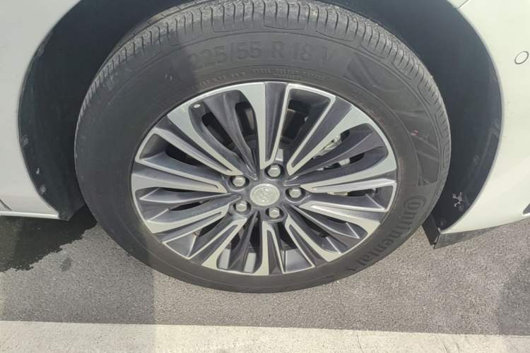 Used Buick GL8 2023 ES Lu Zun Luxury Model Right Front Wheel Hub