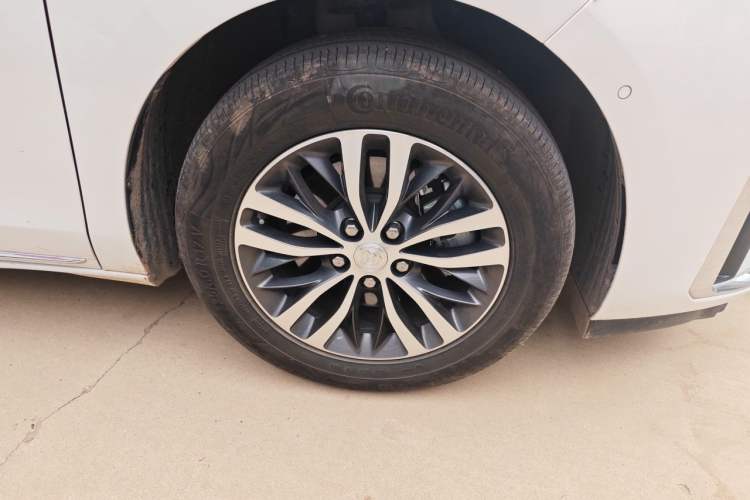 Used Buick GL8 2023 ES Lu Zun Deluxe Model Right Front Wheel Hub