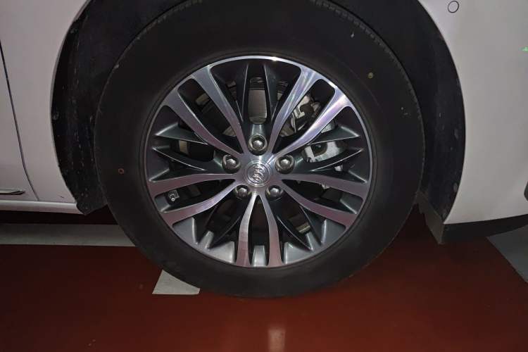 Used Buick GL8 2023 ES Lu Zun Deluxe Model Right Front Wheel Hub