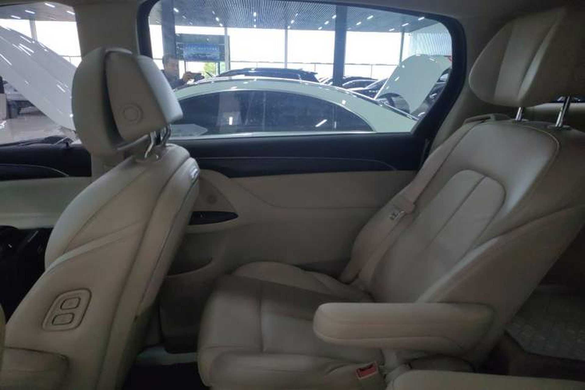 Used Buick GL8 2023 ES Lu Zun Deluxe Model Right Rear Door Interior