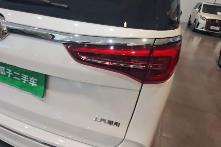 Used Buick GL8 2023 ES Lu Zun Deluxe Model Right Rear Taillight