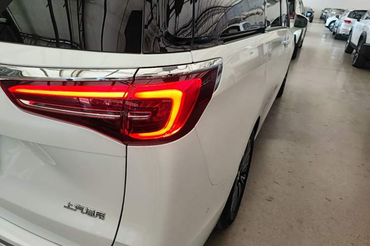 Used Buick GL8 2023 ES Lu Zun Luxury Edition and Yue Version Right Rear Taillight