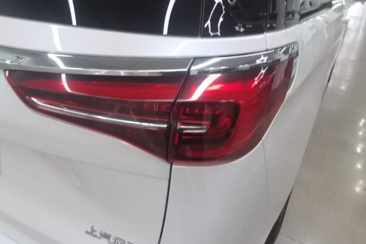 Used Buick GL8 2023 ES Lu Zun Comfort Model Right Rear Taillight