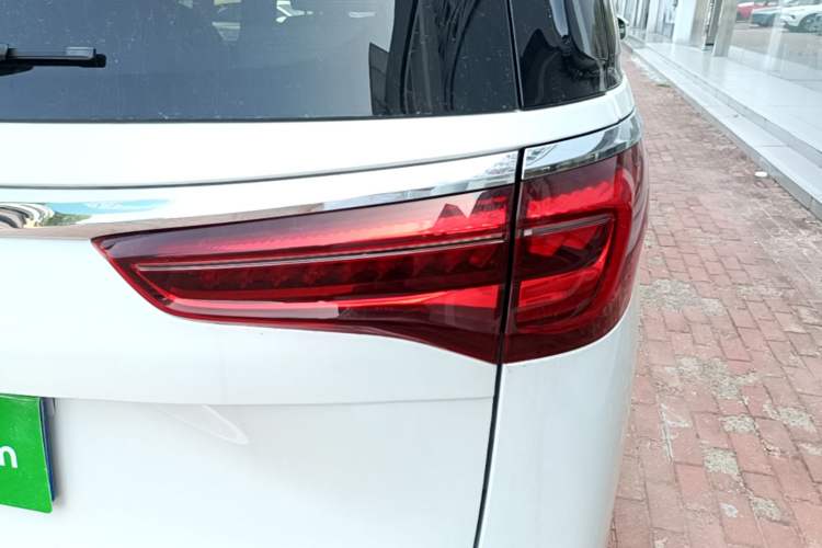 Used Buick GL8 2023 Avenir Avia Four-Seat Prestige Edition Right Rear Taillight