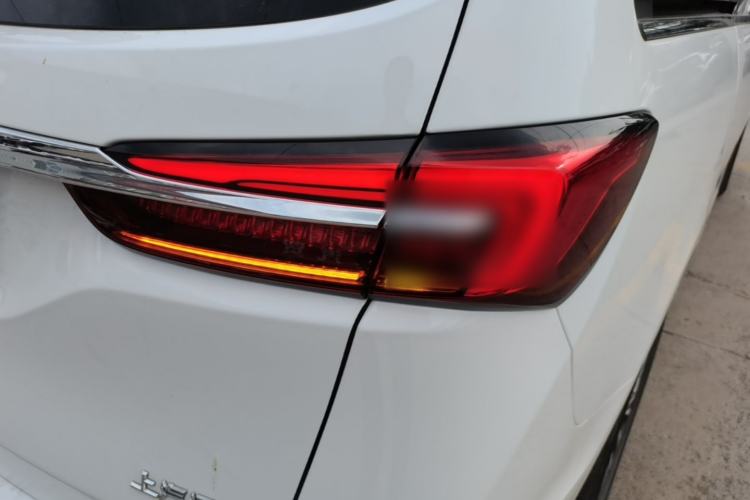 Used Buick GL8 2023 Land Executive Class Smart Enjoyment Model Right Rear Taillight