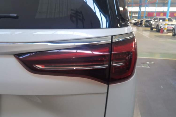 Used Buick GL8 2023 ES Lu Zun Comfort Model Right Rear Taillight