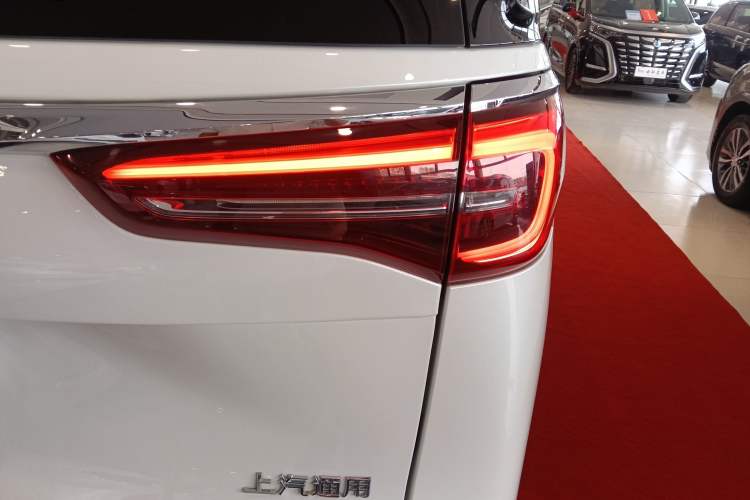 Used Buick GL8 2023 ES Lu Zun Deluxe Model Right Rear Taillight
