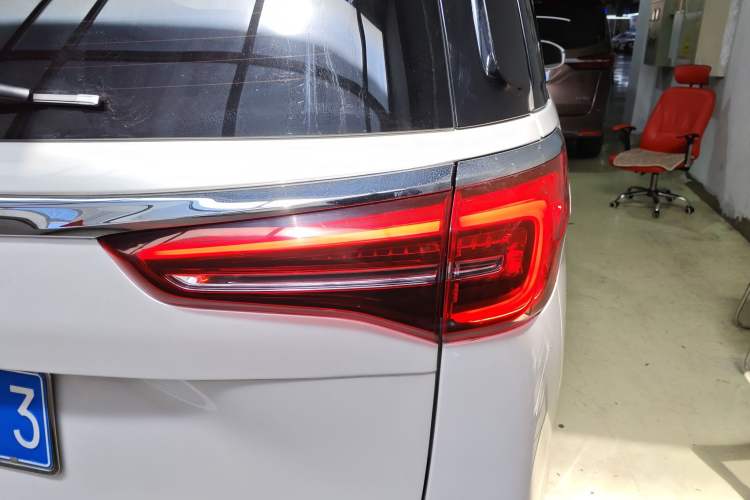 Used Buick GL8 2023 ES Lu Zun Deluxe Model Right Rear Taillight