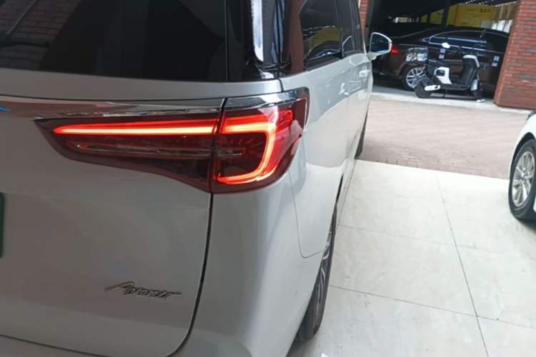 Used Buick GL8 2023 ES Lu Zun Deluxe Model Right Rear Taillight