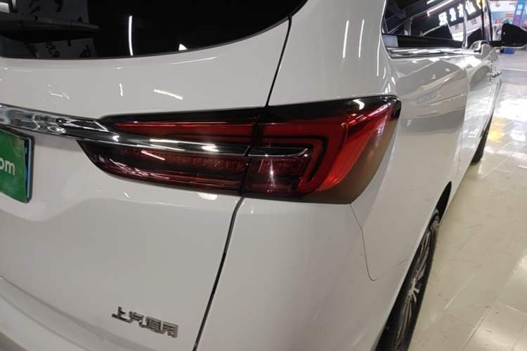 Used Buick GL8 2023 Facelifted Land Cruiser Executive Luxury Version Right Rear Taillight