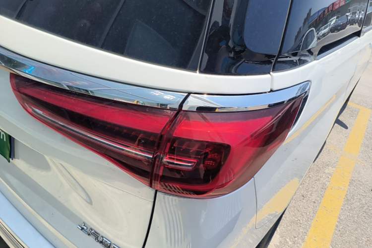 Used Buick GL8 2023 ES Lu Zun Luxury Edition and Yue Version Right Rear Taillight