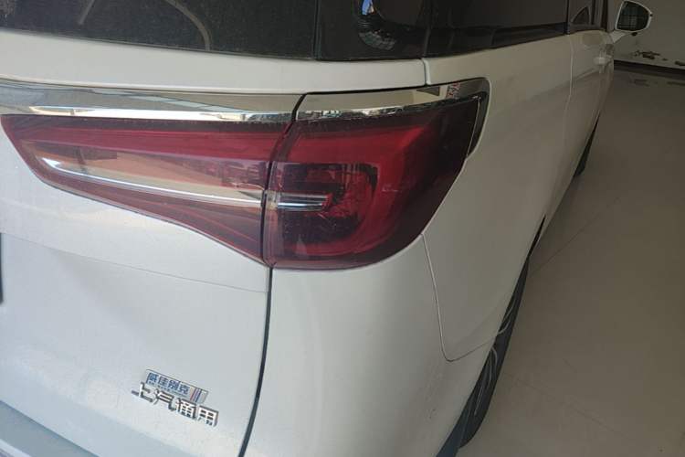 Used Buick GL8 2023 ES Lu Zun Deluxe Model Right Rear Taillight