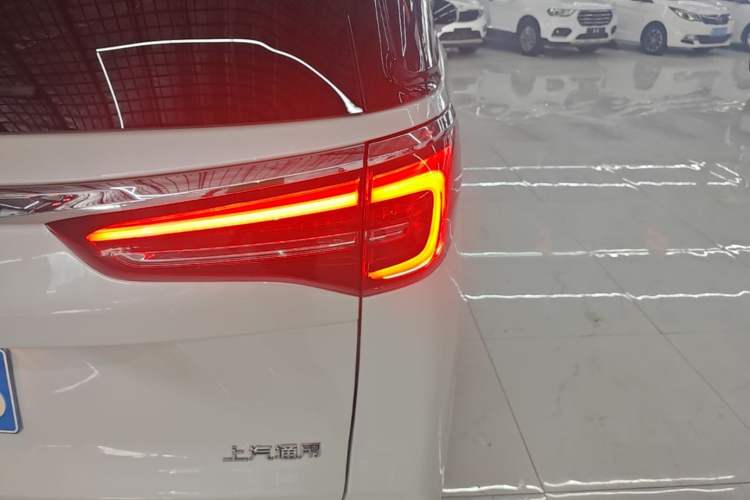 Used Buick GL8 2023 ES Lu Zun Comfort Model Right Rear Taillight