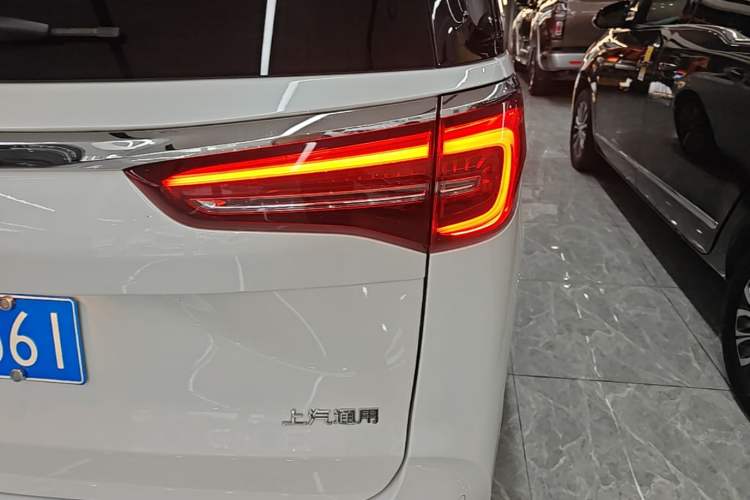 Used Buick GL8 2023 ES Lu Zun Luxury Model Right Rear Taillight