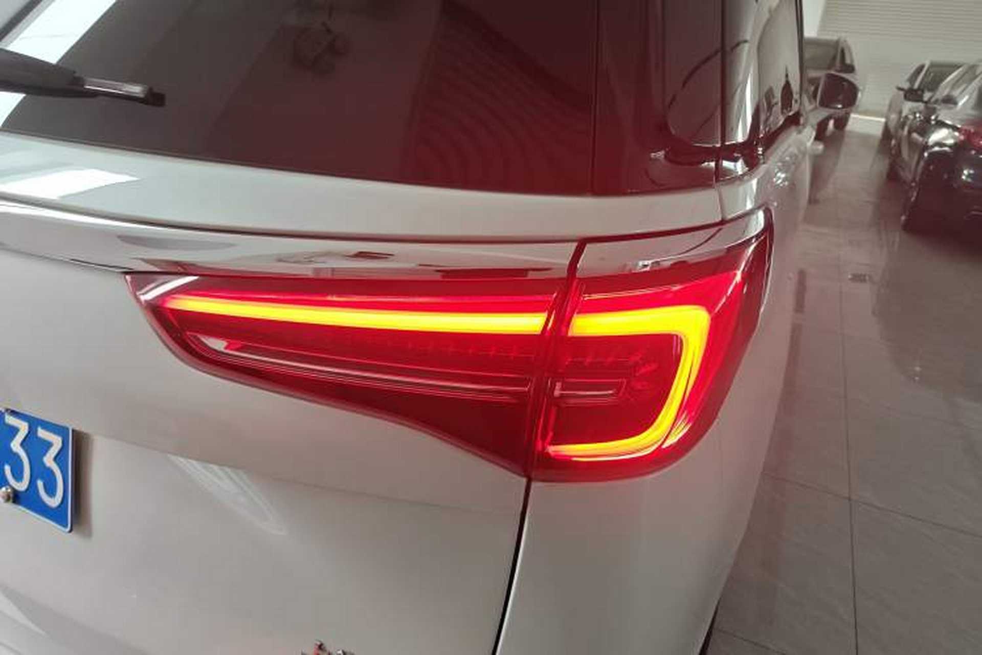 Used Buick GL8 2023 ES Lu Zun Deluxe Model Right Rear Taillight