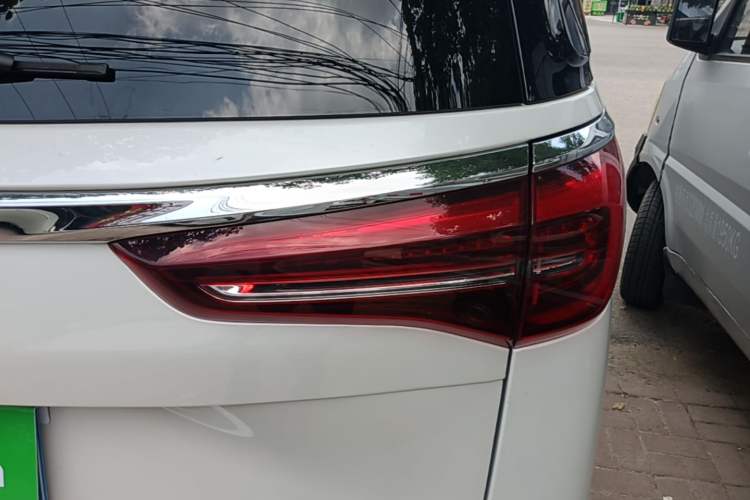 Used Buick GL8 2023 ES Lu Zun Comfort Model Right Rear Taillight