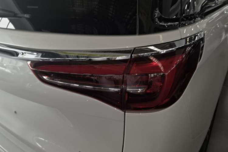 Used Buick GL8 2023 ES Lu Zun Deluxe Model Right Rear Taillight