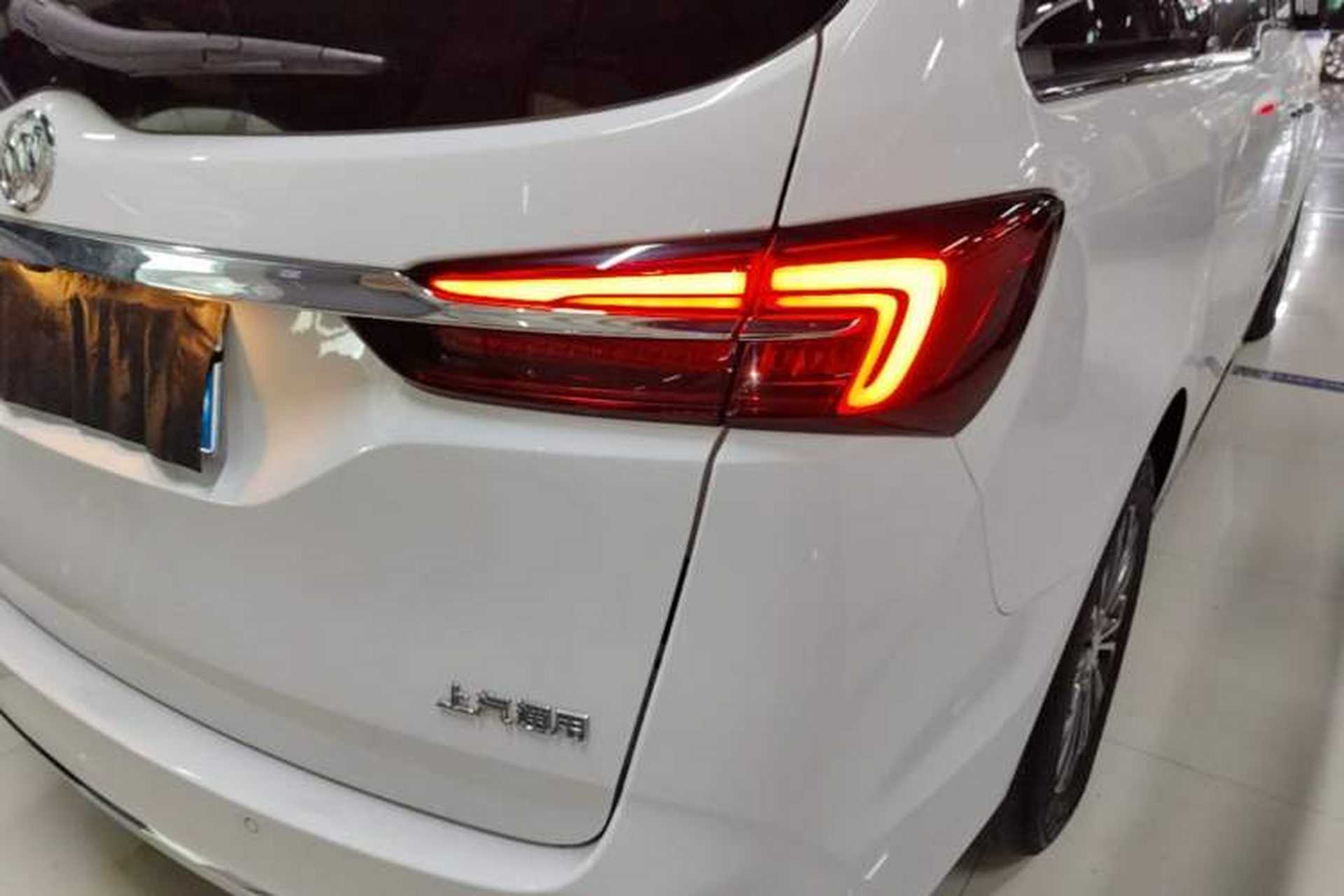 Used Buick GL8 2023 Facelifted Land Cruiser Executive Luxury Version Right Rear Taillight