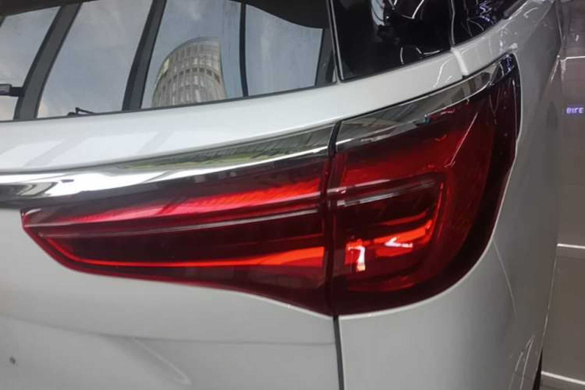 Used Buick GL8 2023 Avenir Avia Four-Seat Prestige Edition Right Rear Taillight