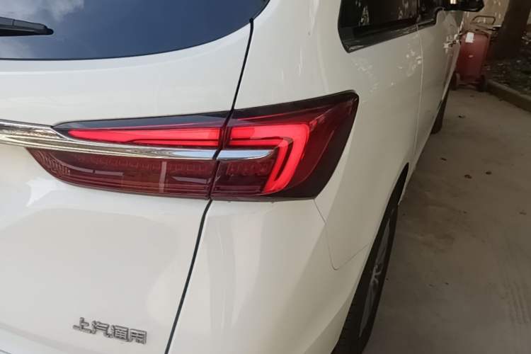 Used Buick GL8 2023 Facelifted Land Cruiser Executive Luxury Version Right Rear Taillight