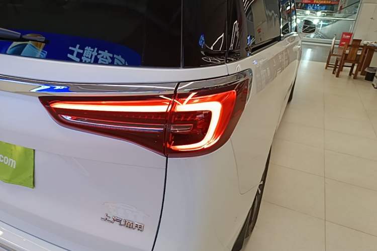Used Buick GL8 2023 ES Lu Zun Deluxe Model Right Rear Taillight
