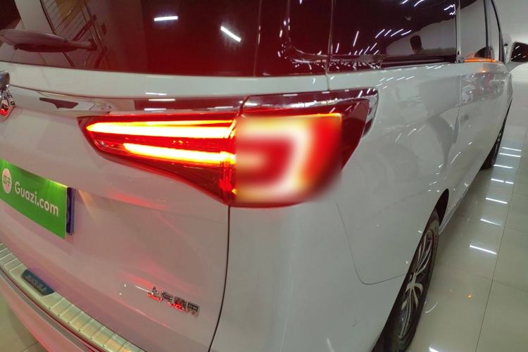 Used Buick GL8 2023 ES Lu Zun Deluxe Model Right Rear Taillight