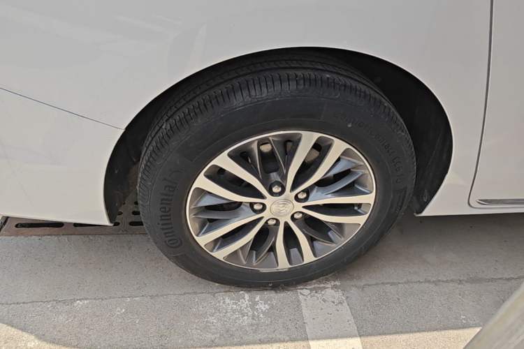 Used Buick GL8 2023 ES Lu Zun Deluxe Model Right Rear Wheel Hub