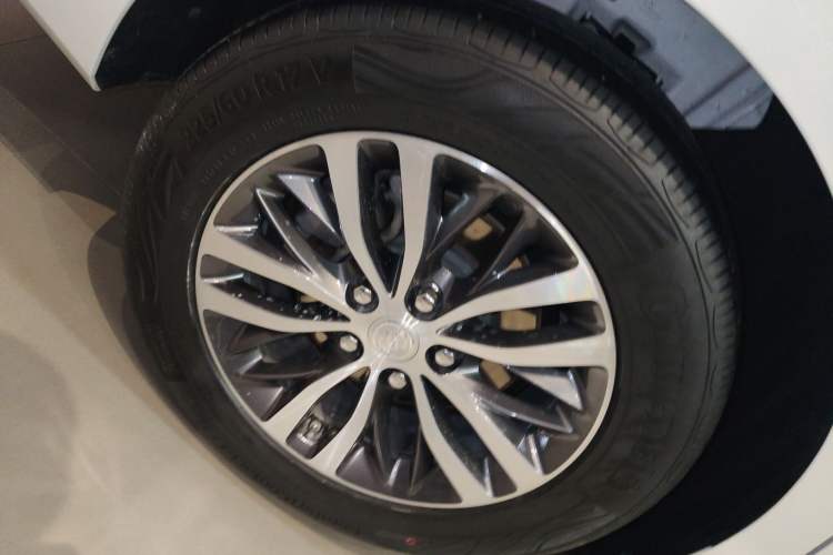 Used Buick GL8 2023 ES Lu Zun Deluxe Model Right Rear Wheel Hub