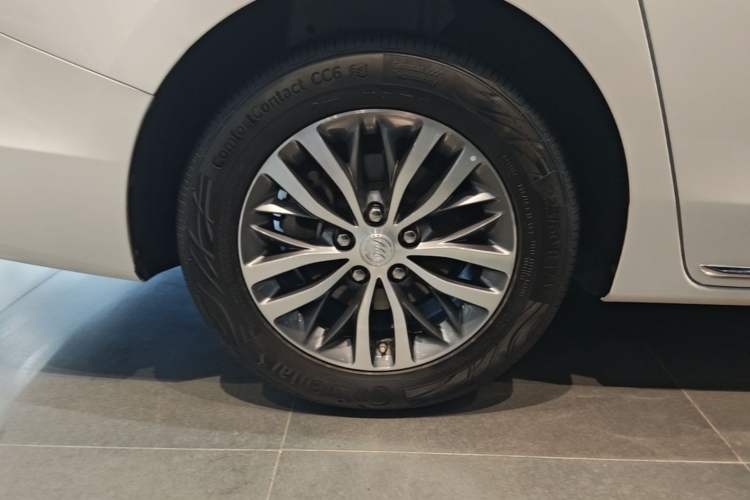 Used Buick GL8 2023 ES Lu Zun Deluxe Model Right Rear Wheel Hub