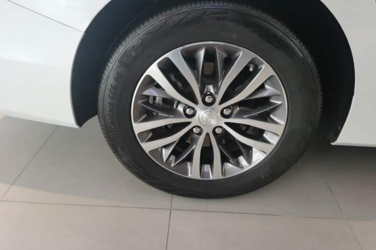 Used Buick GL8 2023 ES Lu Zun Deluxe Model Right Rear Wheel Hub