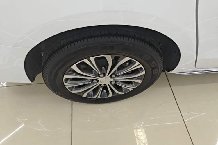 Used Buick GL8 2023 Land Executive Class Smart Enjoyment Model Right Rear Wheel Hub