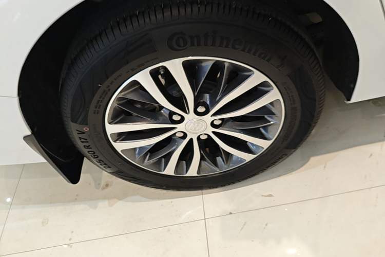 Used Buick GL8 2023 ES Lu Zun Deluxe Model Right Rear Wheel Hub