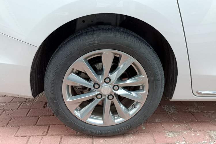 Used Buick GL8 2023 Avenir Avia Four-Seat Prestige Edition Right Rear Wheel Hub