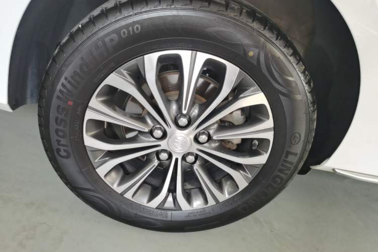 Used Buick GL8 2023 Land Executive Class 652T Luxury Model Right Rear Wheel Hub