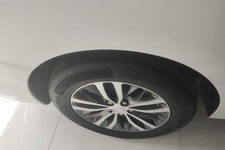 Used Buick GL8 2023 ES Lu Zun Deluxe Model Right Rear Wheel Hub