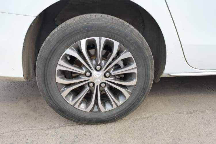 Used Buick GL8 2023 Land Executive Class Smart Enjoyment Model Right Rear Wheel Hub
