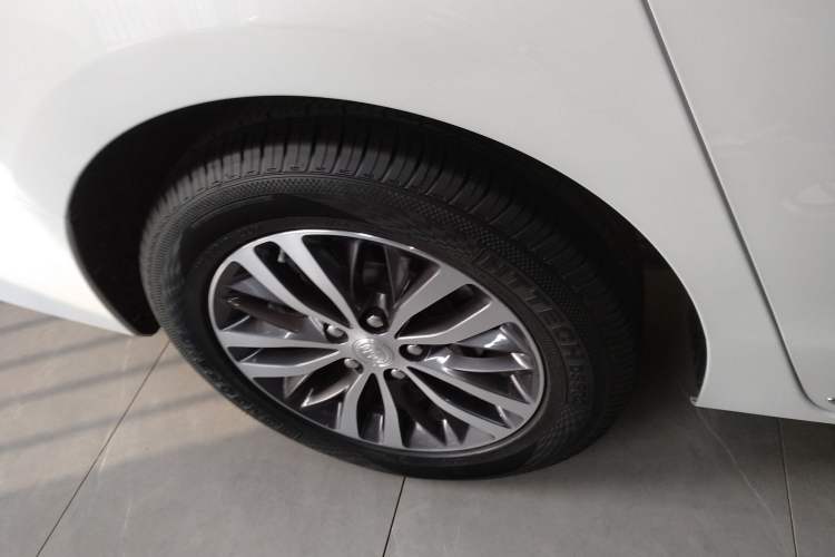 Used Buick GL8 2023 ES Lu Zun Deluxe Model Right Rear Wheel Hub