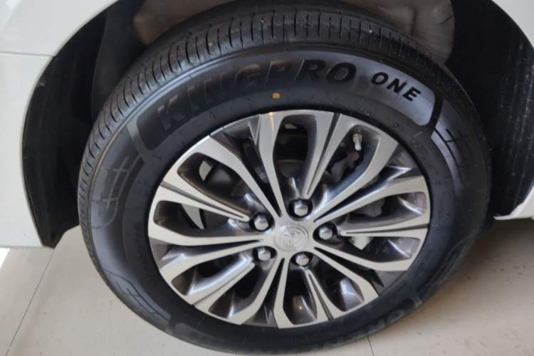 Used Buick GL8 2023 Land Executive Class Deluxe Model Right Rear Wheel Hub