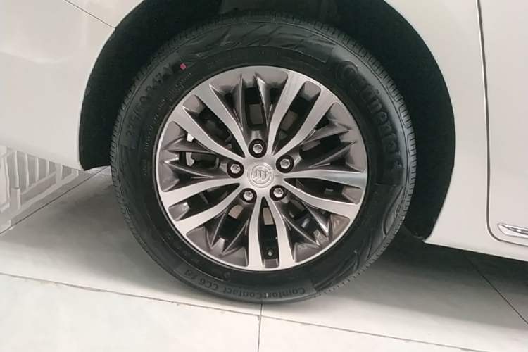 Used Buick GL8 2023 ES Lu Zun Deluxe Model Right Rear Wheel Hub