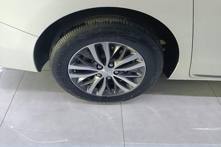 Used Buick GL8 2023 ES Lu Zun Deluxe Model Right Rear Wheel Hub