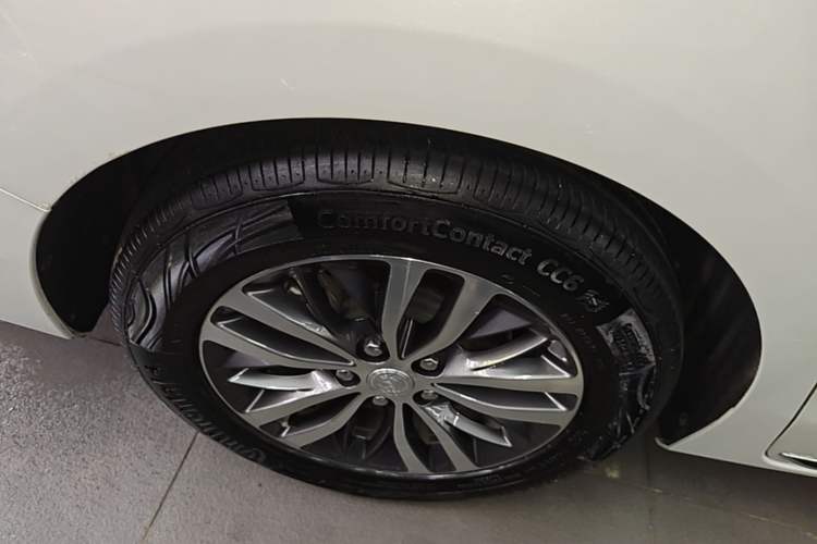 Used Buick GL8 2023 ES Lu Zun Deluxe Model Right Rear Wheel Hub