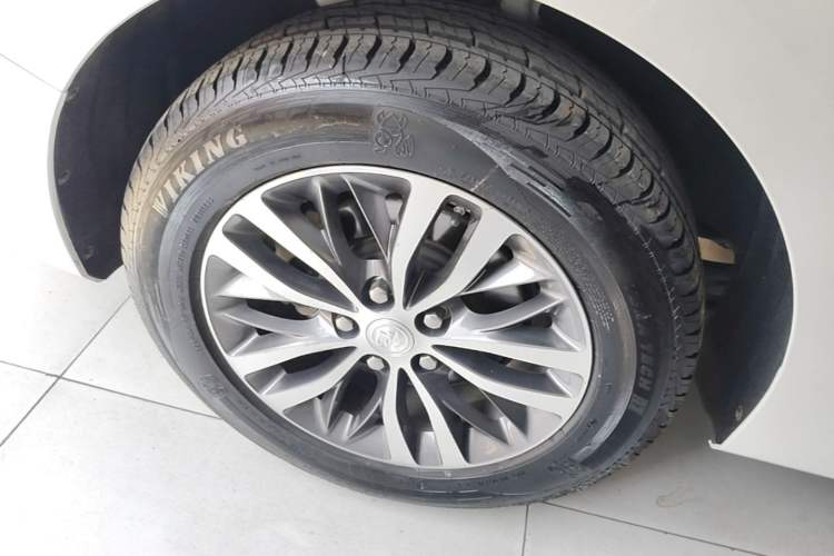 Used Buick GL8 2023 ES Lu Zun Deluxe and Yue Edition Right Rear Wheel Hub