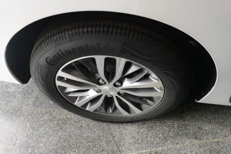 Used Buick GL8 2023 ES Lu Zun Deluxe Model Right Rear Wheel Hub